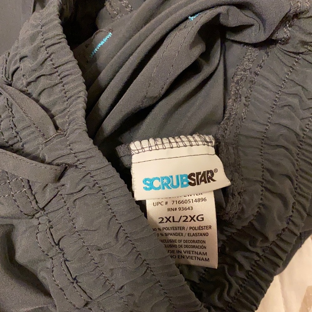 Scrub set